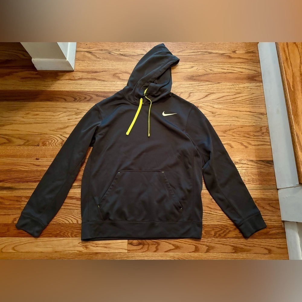 Nike THERMA-Fit Hoodie Medium. Gray with Neon Yellow accents